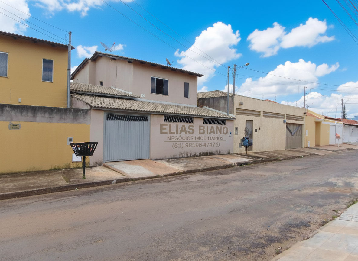 Casa duplex de 3quartos a venda no Parque Esplanada 1, Valparaíso de Goiás