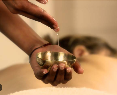 Gestion des émotions avec l’ayurvéda : au-delà du corps, comment les soins influencent votre état mental