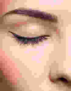 Winged liner