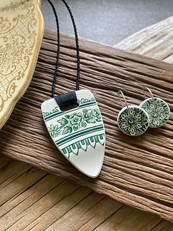 west coast gallery piha auckland art exhibition artist judy newton jeweller jewellery glass ceramic