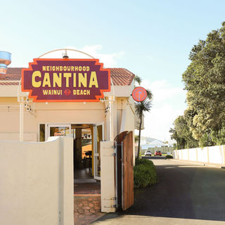ocean beach wainui motel hotel accommodation neighbourhood cantina mexican food restaurant bar stay