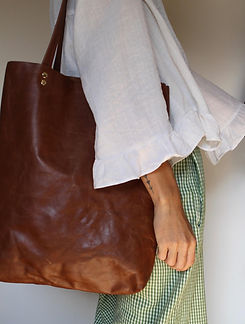 west coast gallery piha auckland art exhibition artist ruby perriton sustainable accessory art bags