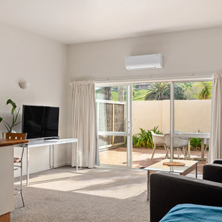 ocean beach motor lodge wainui gisborne luxury hotel motel suites accommodation spacious holiday corporate business family weddings surf relax restaurant