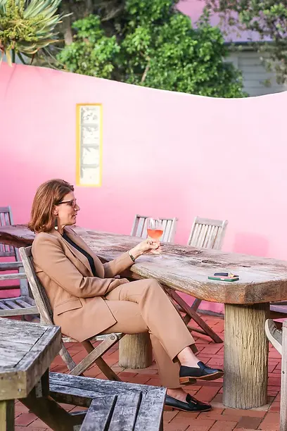 ocean beach motor lodge wainui gisborne luxury hotel motel suites accommodation spacious holiday corporate business family weddings surf relax restaurant