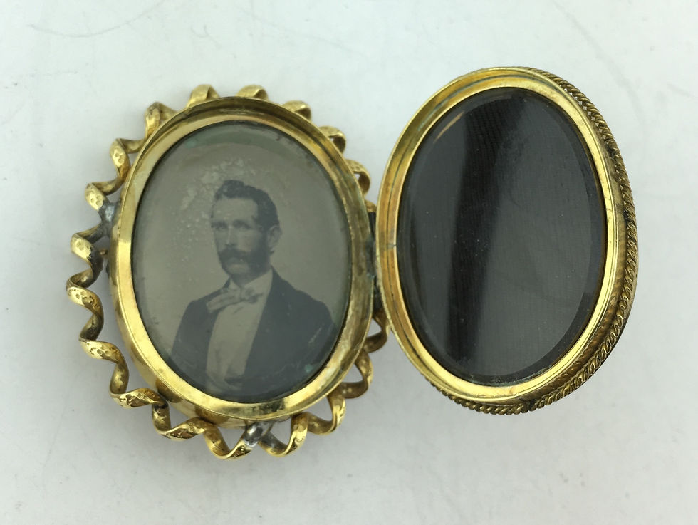 Thumbnail: 14K Yellow Gold, Large Cameo Brooch & Locket
