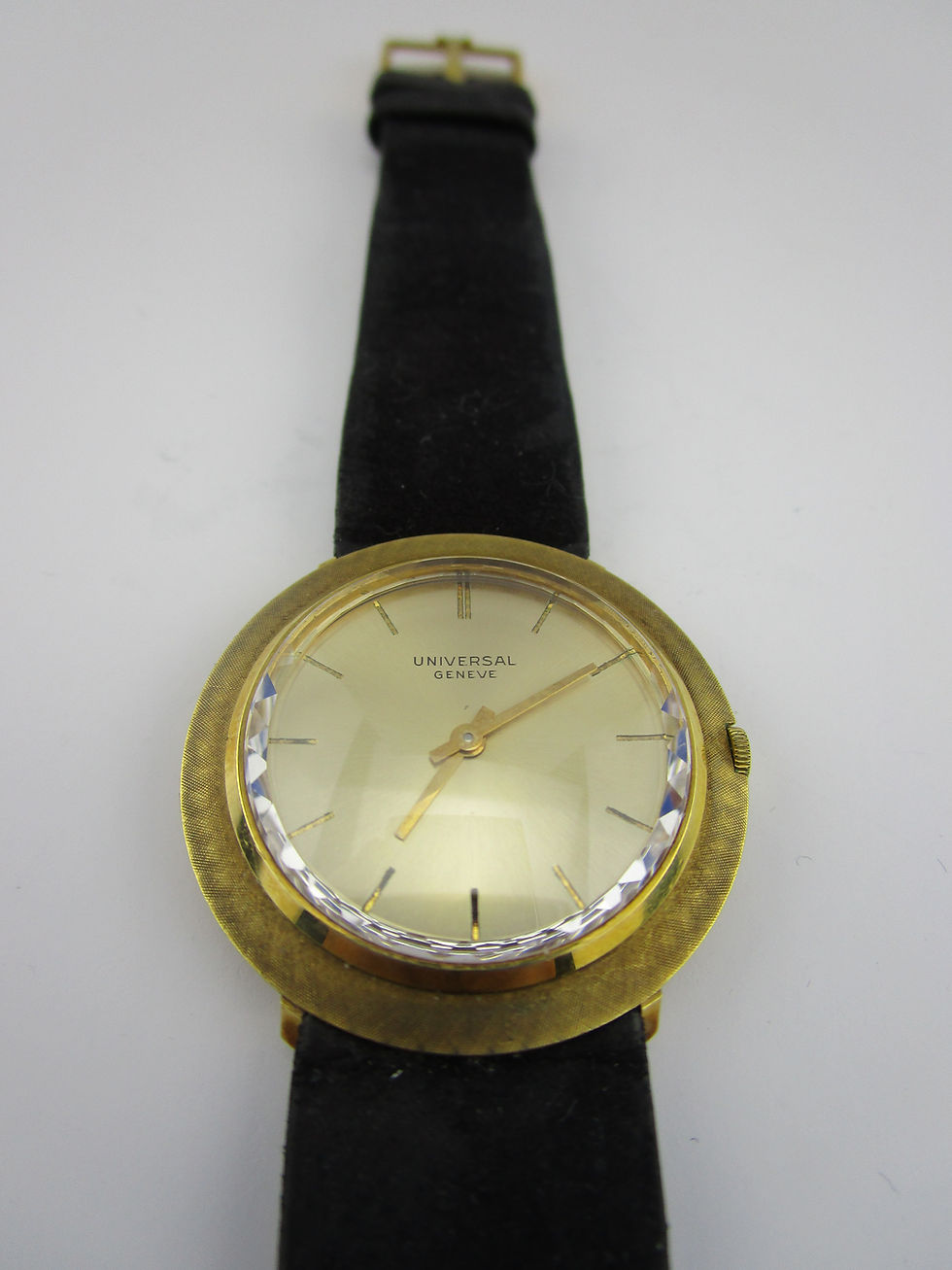 Thumbnail: Universal Vintage 18K Gold Wind-Up Watch with Original Band