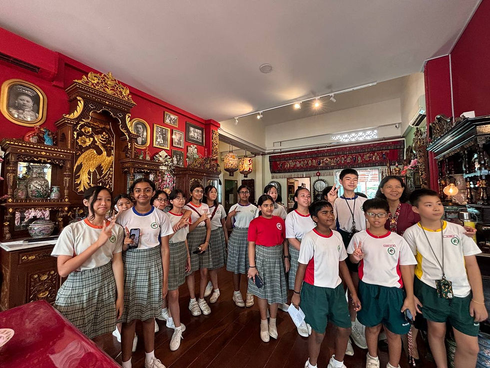 Singapore Tours_Private Tours_Tour Guide Helena with Guest at Raffles Hotel (1).avif