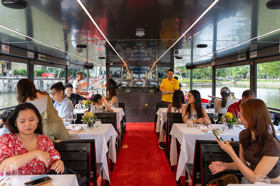 Singapore Tours_Private Tours_Tour Guide Helena with Guest at Raffles Hotel (1).avif