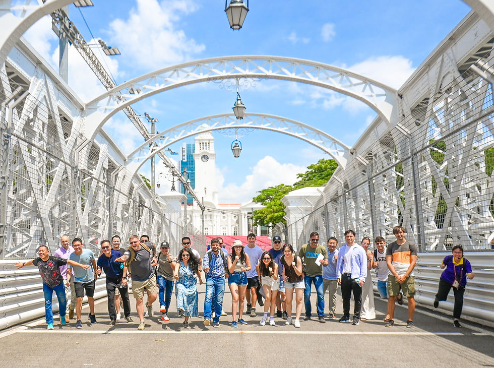 Singapore Tours_Private Tours_Tour Guide Helena with Guest at Raffles Hotel (1).avif