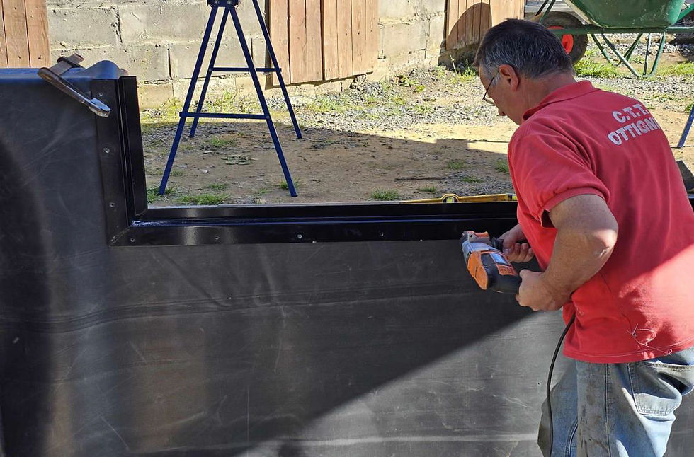 poser une vitre dans un bassin vissage du cadre