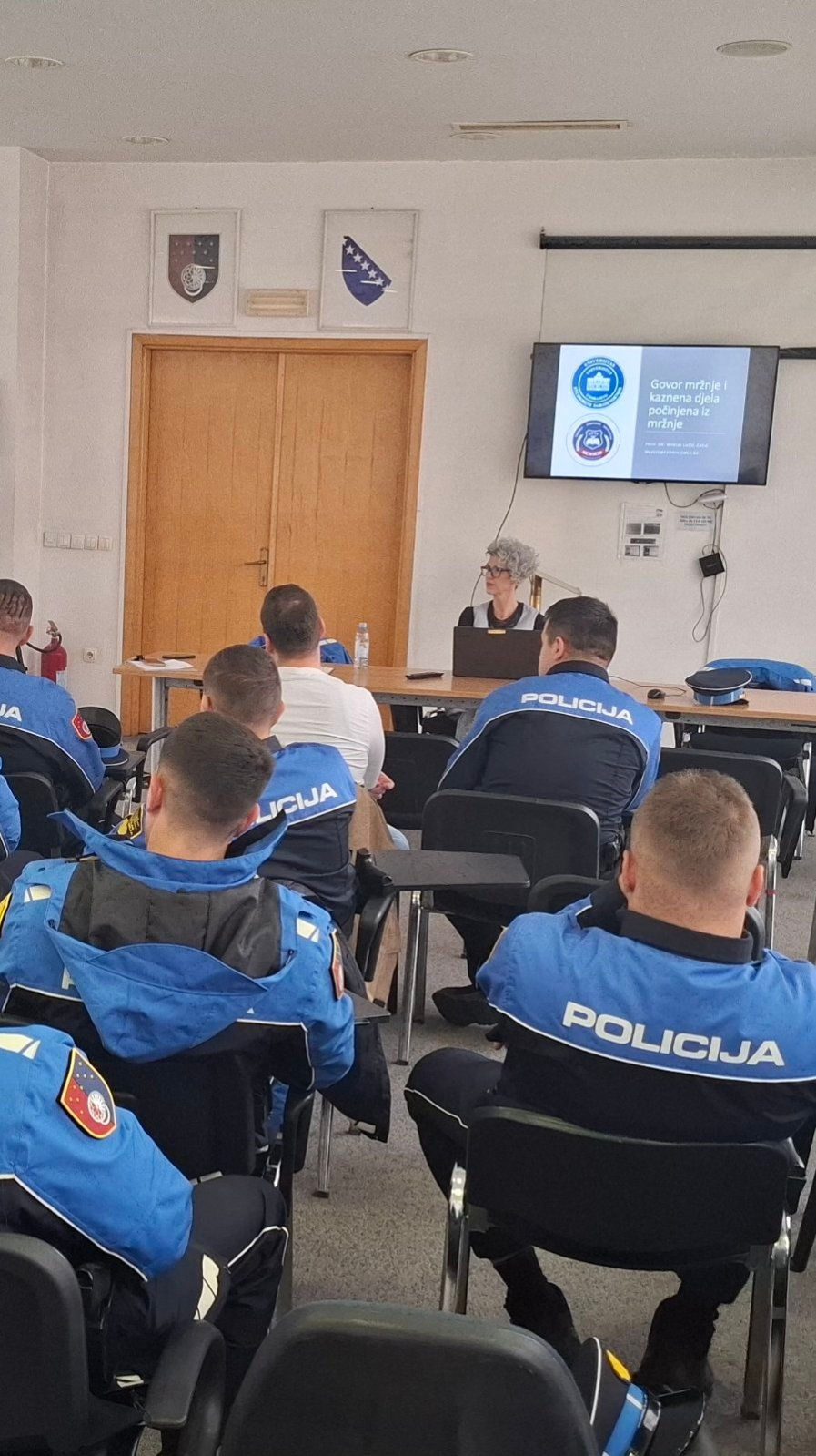 Održana edukacija o metodici istraživanja zločina i govora mržnje za policijske službenike MUP-a KS
