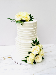 Elegante Hochzeitstorte Reichweiler Kusel St. Wendel – mit Rosen dekoriert