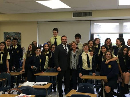 ΠΟΛΙΤΗΣ: Διατηρώντας αναμμένη τη φλόγα του ελληνικού πολιτισμού στο εξωτερικό