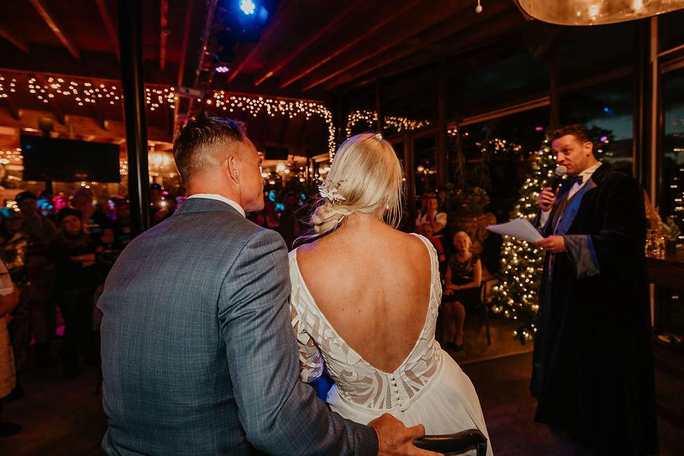 Sfeervolle winterbruiloft. Overweeg koude maanden voor meer beschikbare babs'en.