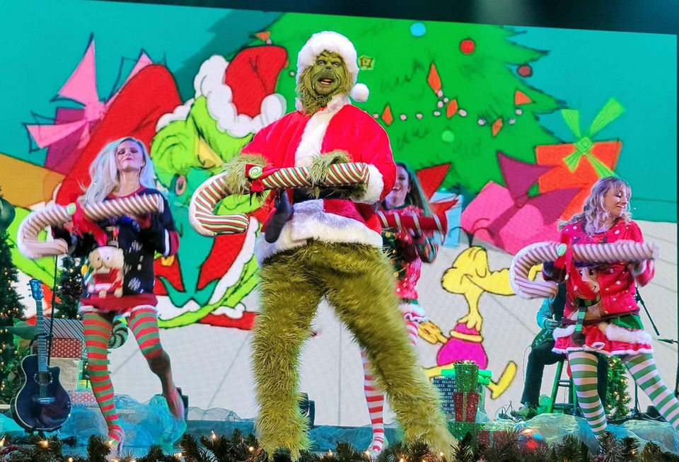 Texas Tenors Grinch Section .JPG