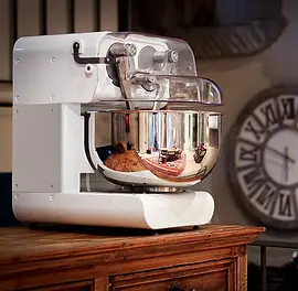 slider_my_miss_baker_bianca_mobile.png.webp
