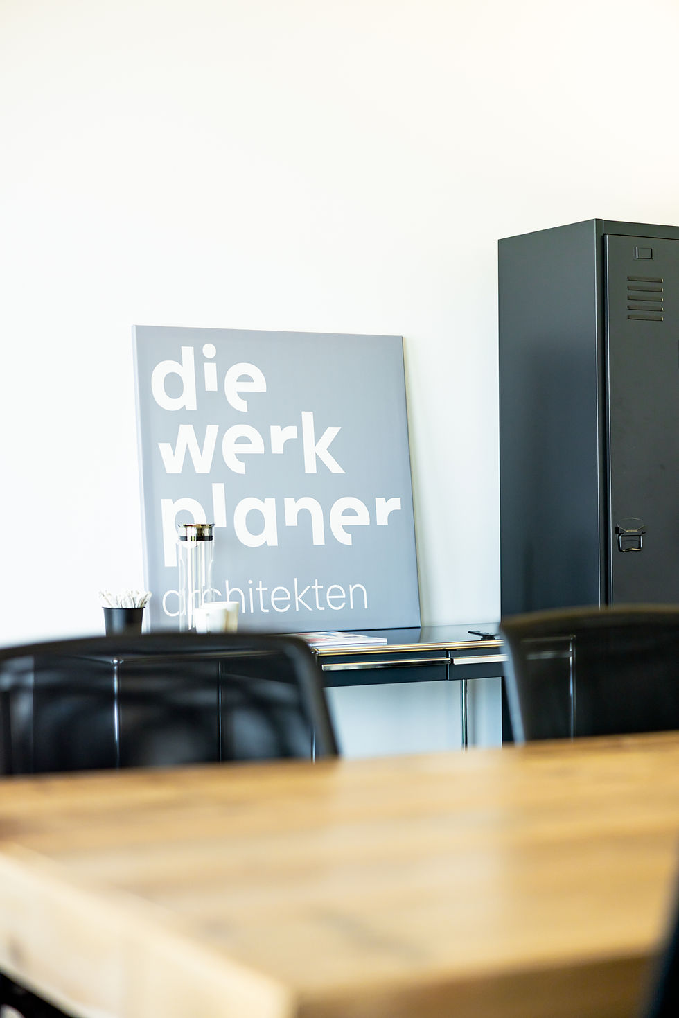 die werkplaner architekten Offenbach Werkplanerbuch steht auf Regal