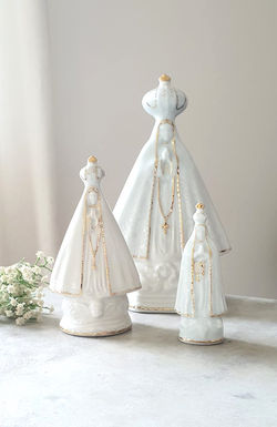 Nossa Senhora de porcelana ouro PMG - lembrancinha de porcelana personalizada luxo