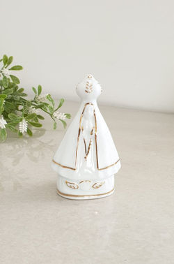 Nossa Senhora de porcelana  ouro  Mini - lembrancinha de porcelana personalizada luxo