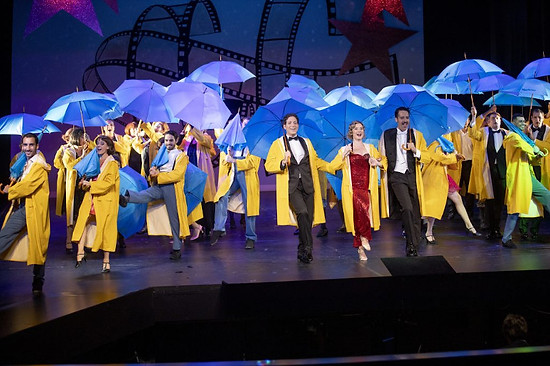 Theater_Lüneburg_Singin_in_the_Rain_C-t&