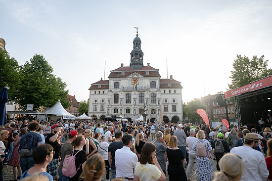 Lüneburg feiert!_Marktplatz_©-EXC Media Florian Schönfeld (1).jpg