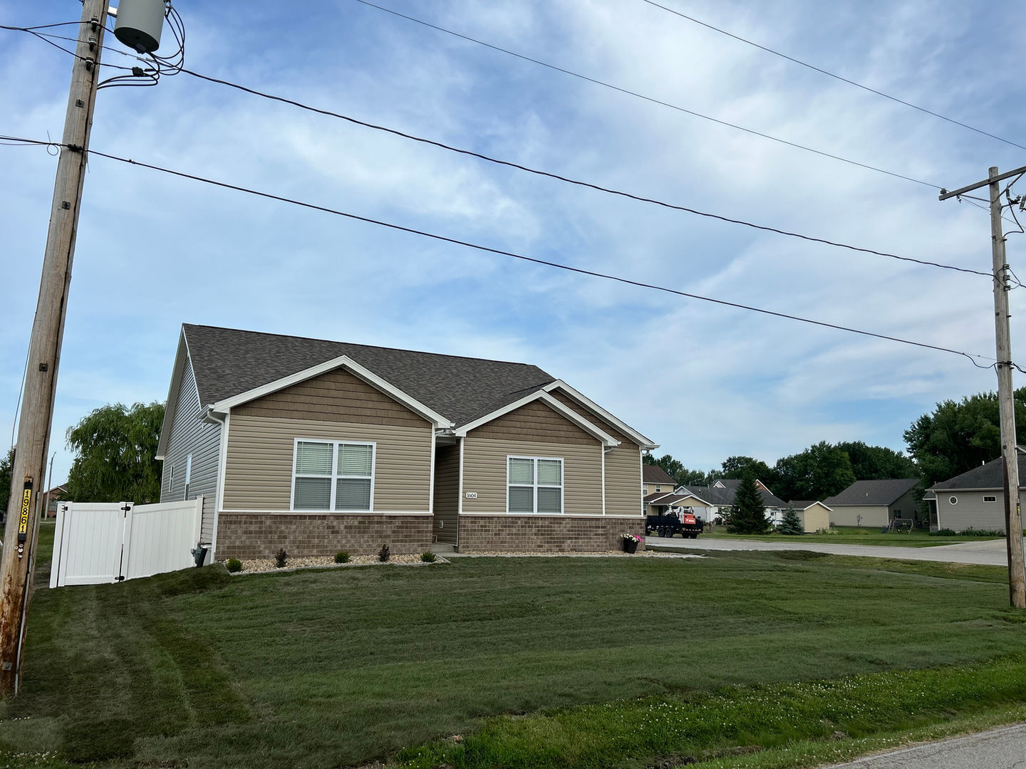 70804558884__E2030004-0512-413B-911B-933F96A7ADE3