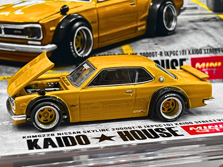 MINI GT×KAIDO★HOUSE「ハコスカGT-R Kaido Street V2」サファリゴールド仕様が入荷!