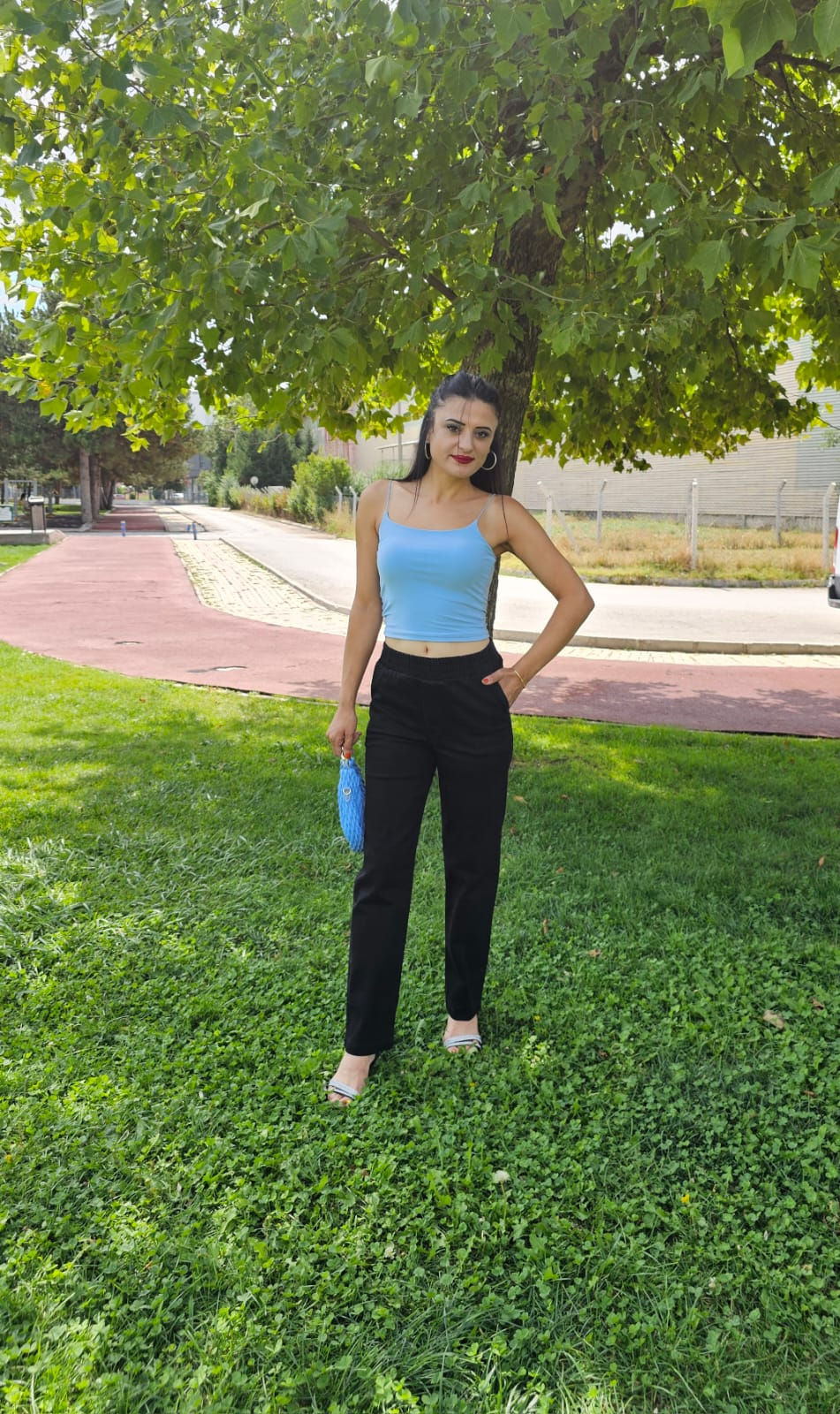 Küçük resim: Kadın Siyah Yüksek Bel Lastikli Yandan Cepli Kot Pantolon