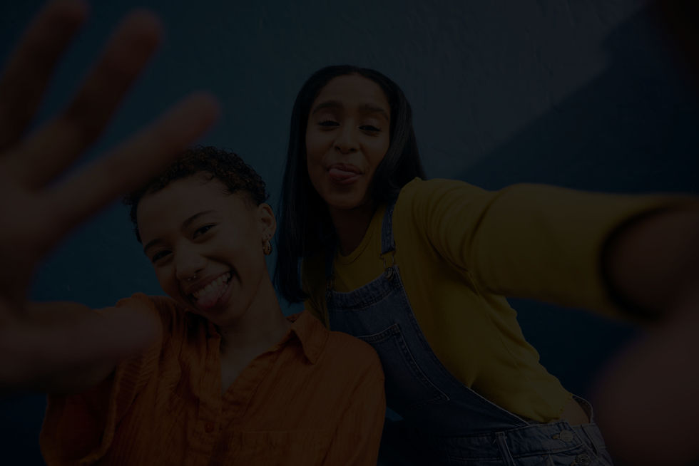 comic-selfie-portrait-women-city-blue-background-social-media-post-profile-picture-friends