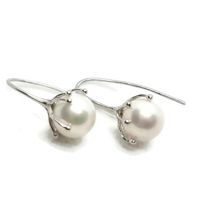 Thumbnail: Sterling Silver Claw Set Freshwater Cultured Pearl Dangle Earrings