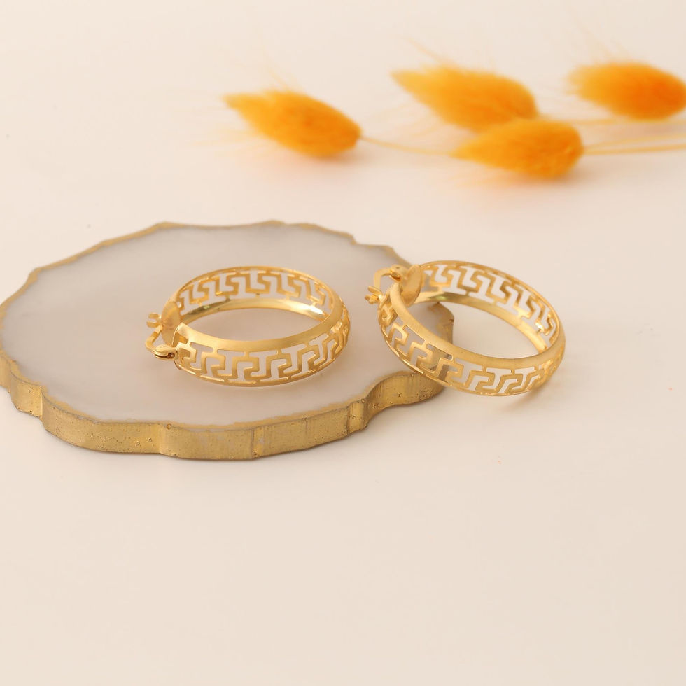 Küçük resim: 14 Ayar Altın Kaplama Kalın Grek Desenli Halka Gümüş Küpe – Gösterişli Model