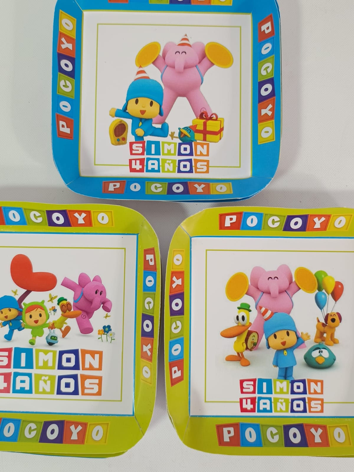 Plato x 12 Pocoyó