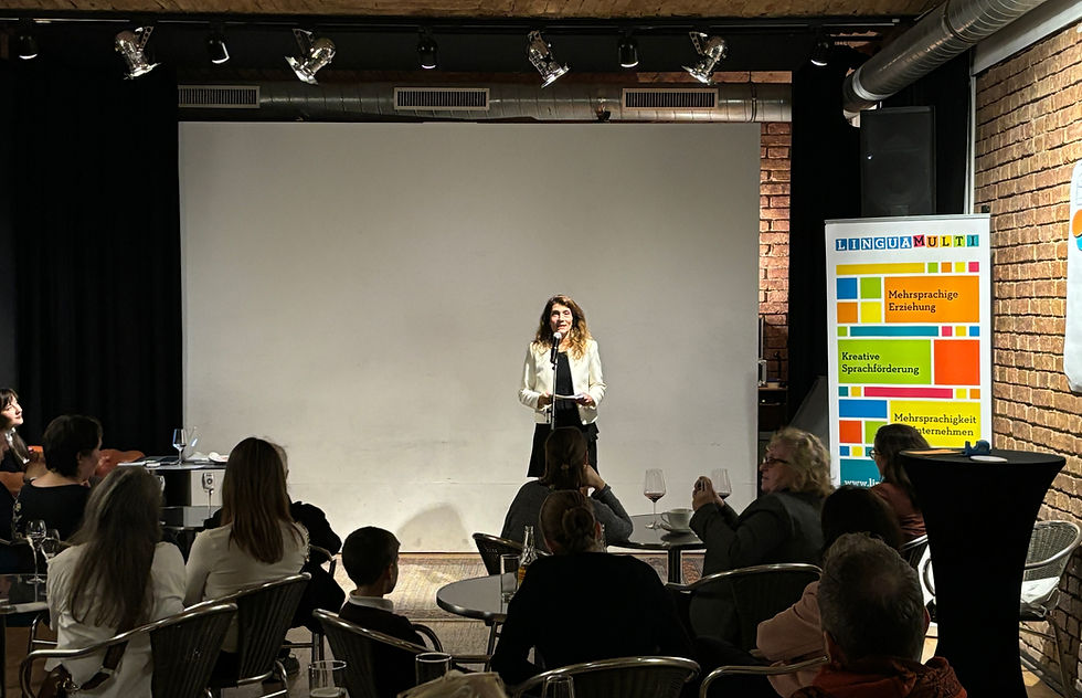 Zwetelina Ortega hät eine Rede bei der 10-Jahresfeier