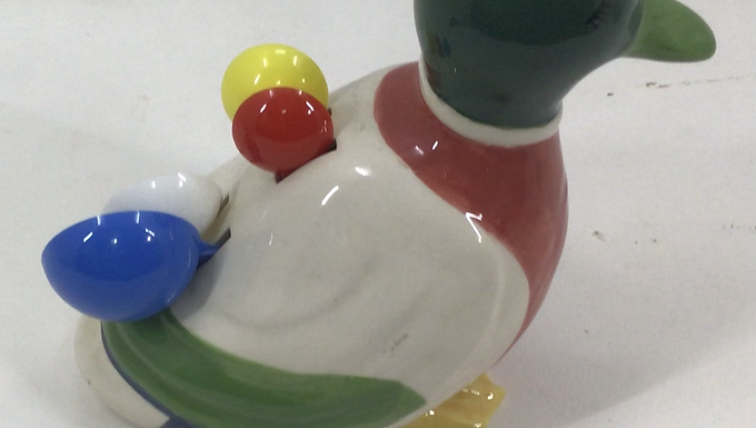 Ceramic Duck Holder with Four-Measuring Color Spoon Set