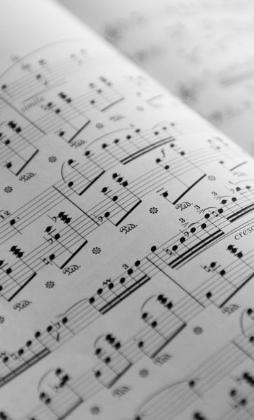 Sheet music in contact window of Applied String Lessons website.