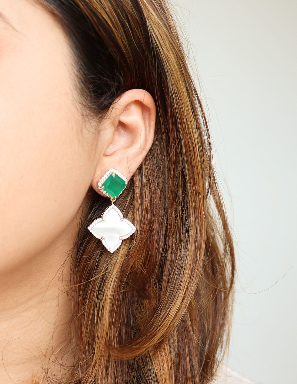 Thumbnail: Taj Garnet Earrings Gold