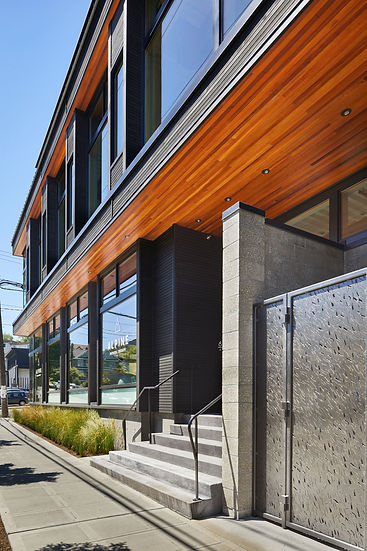 C contemporary-office-building-entryway-