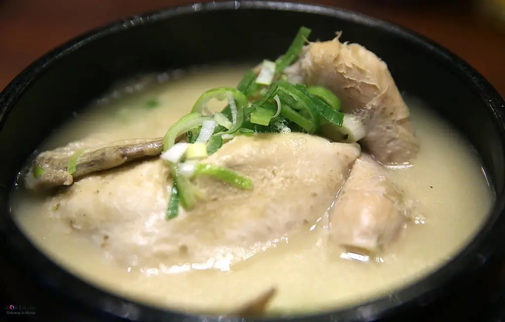 Samgyetang - Soupe coréenne de poulet au ginseng