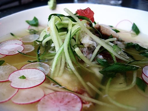 Oi-naengguk - soupe de concombre coréenne