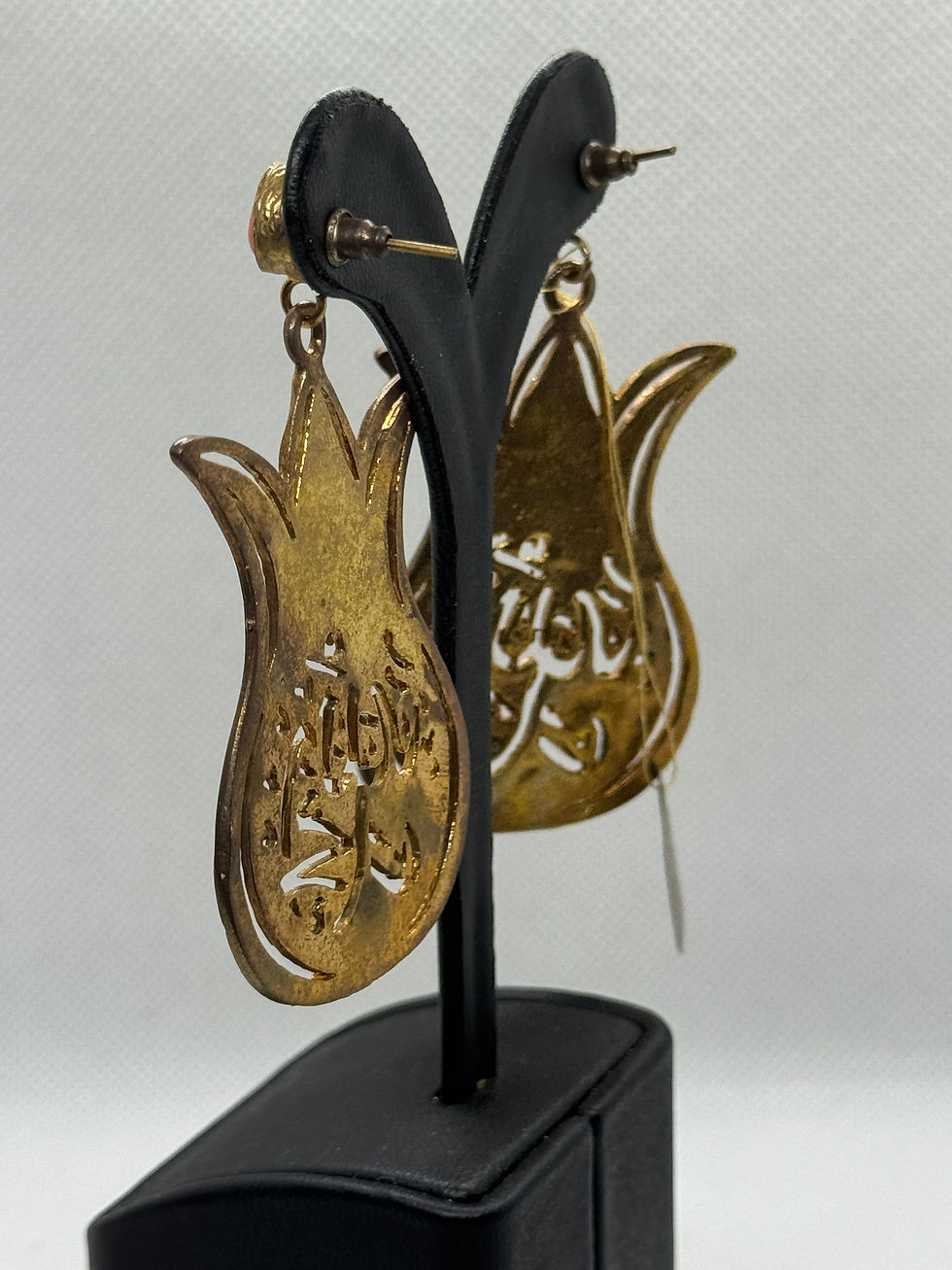 Thumbnail: Gold plated bronze earrings with Arabic calligraphy 