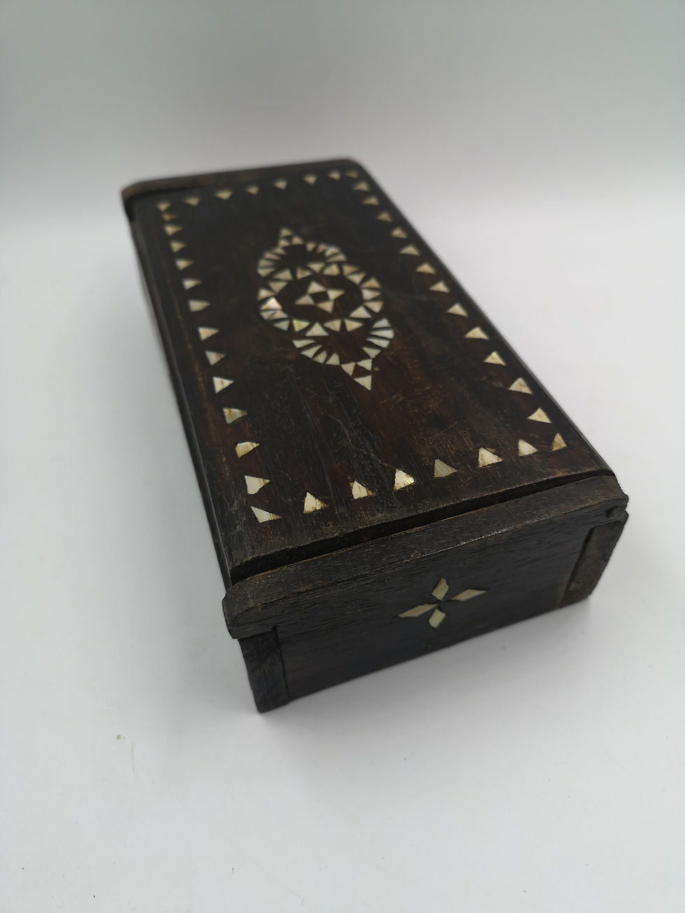 Thumbnail: Endonasian mother of pearl box
