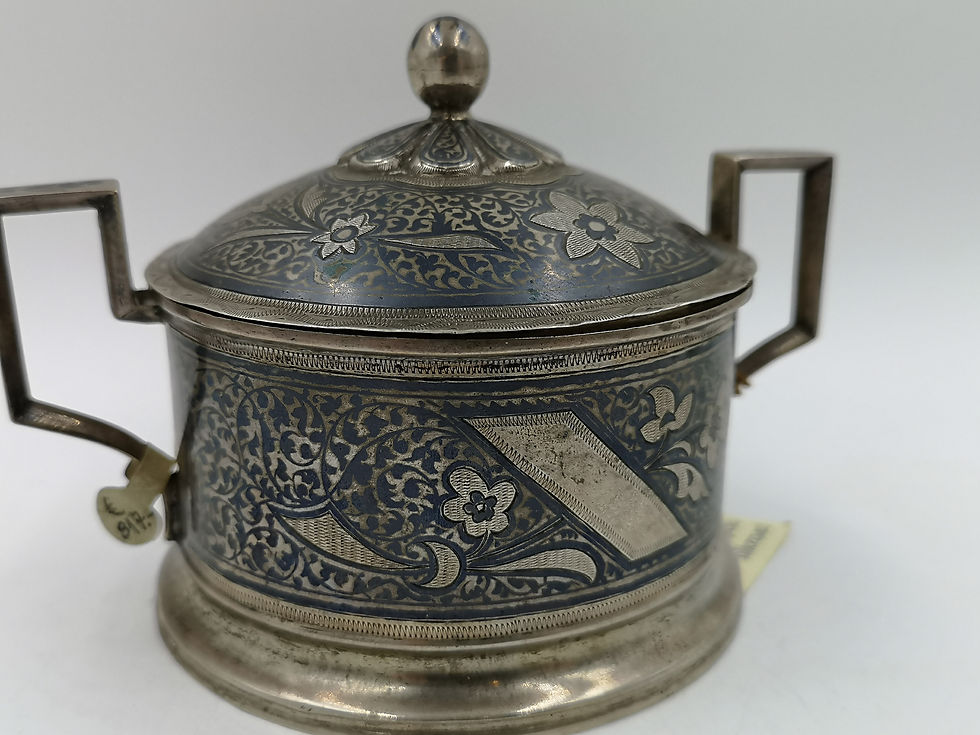 Thumbnail: Russian niellow silver box with stamps