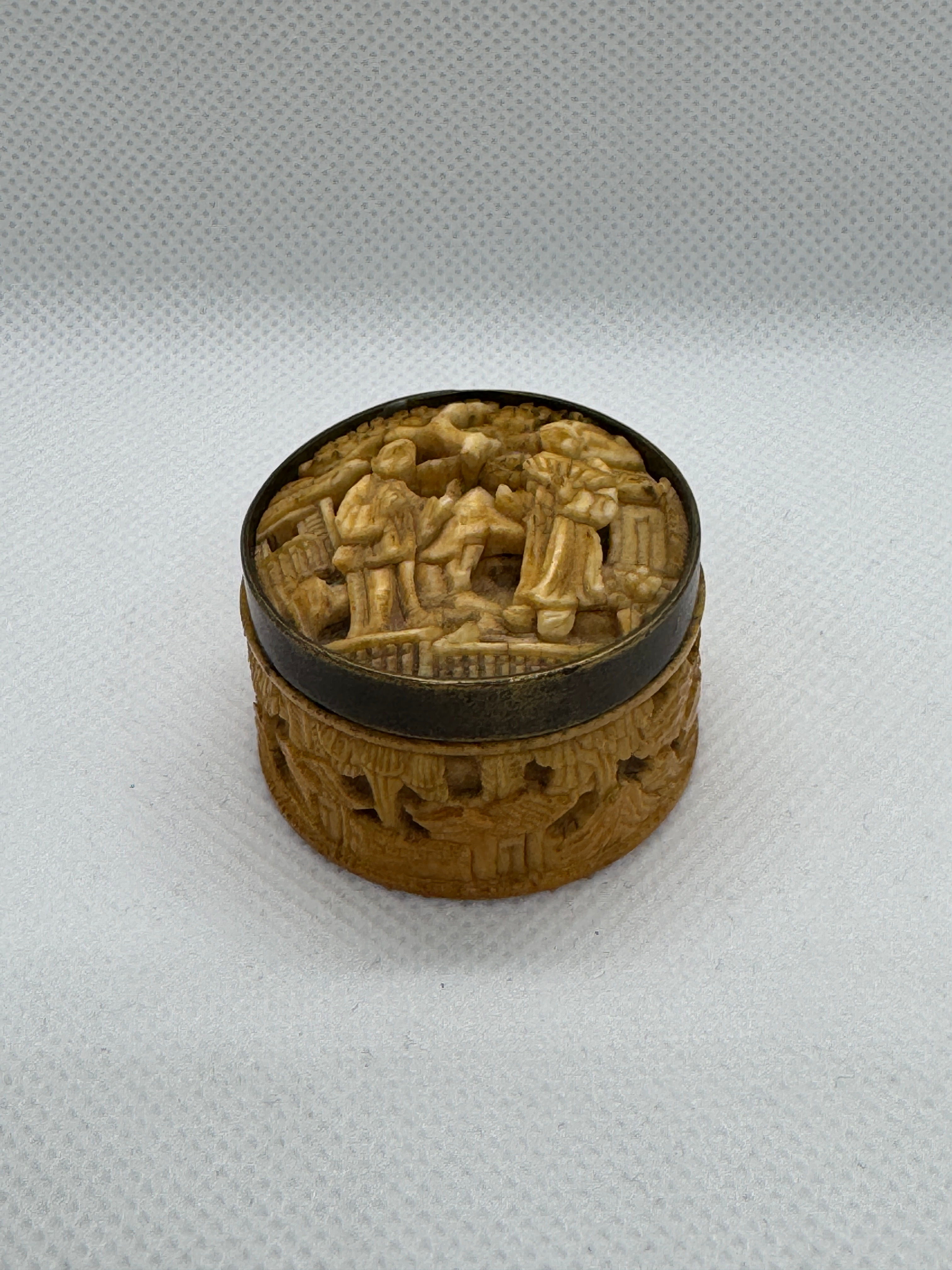 Hand carved ivory pill box early 19th C