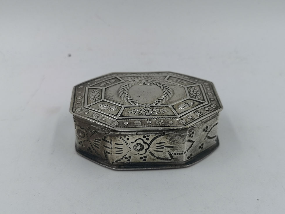 Thumbnail: Alpaka ottoman box