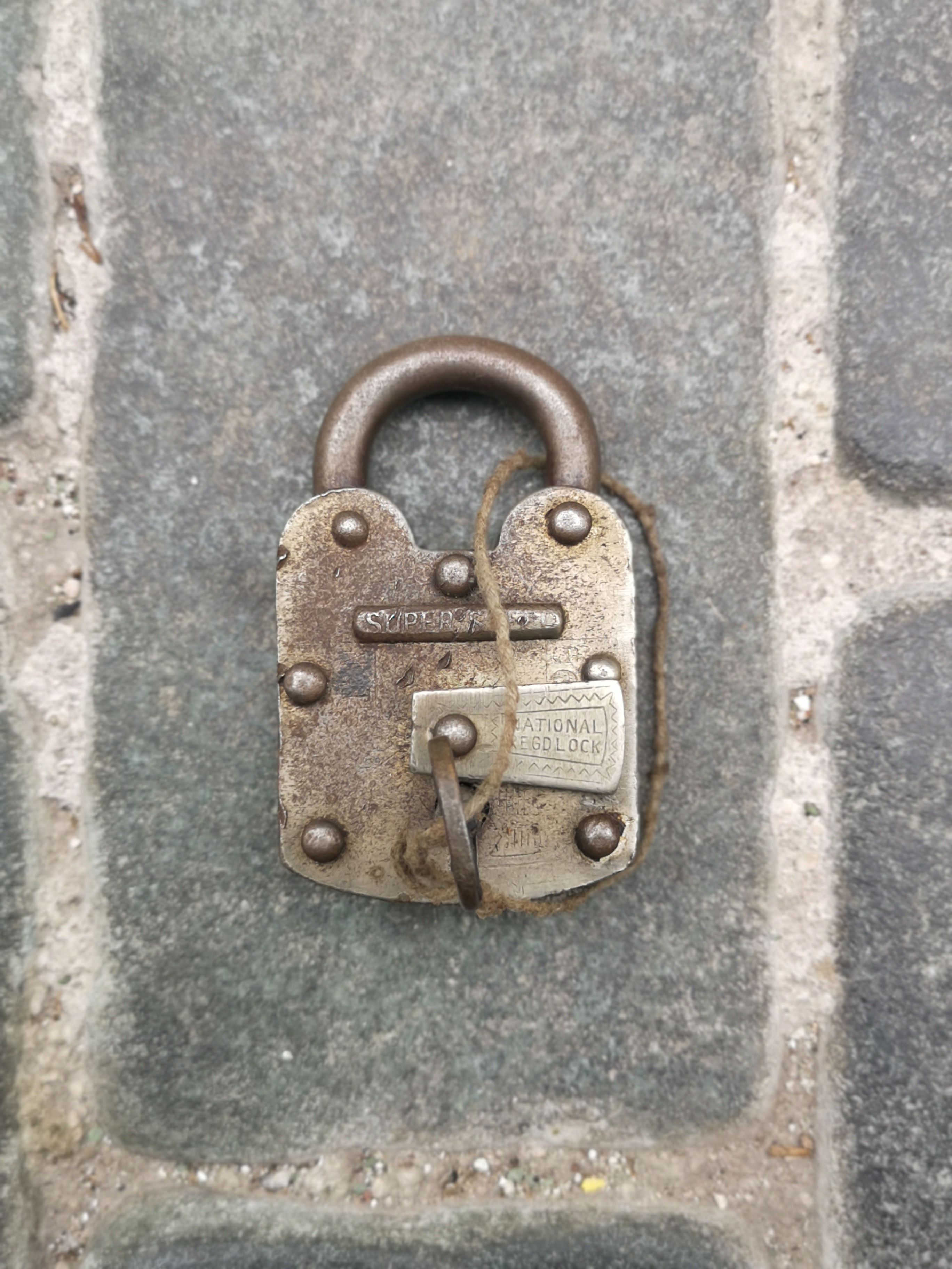 Afghan padlock 389