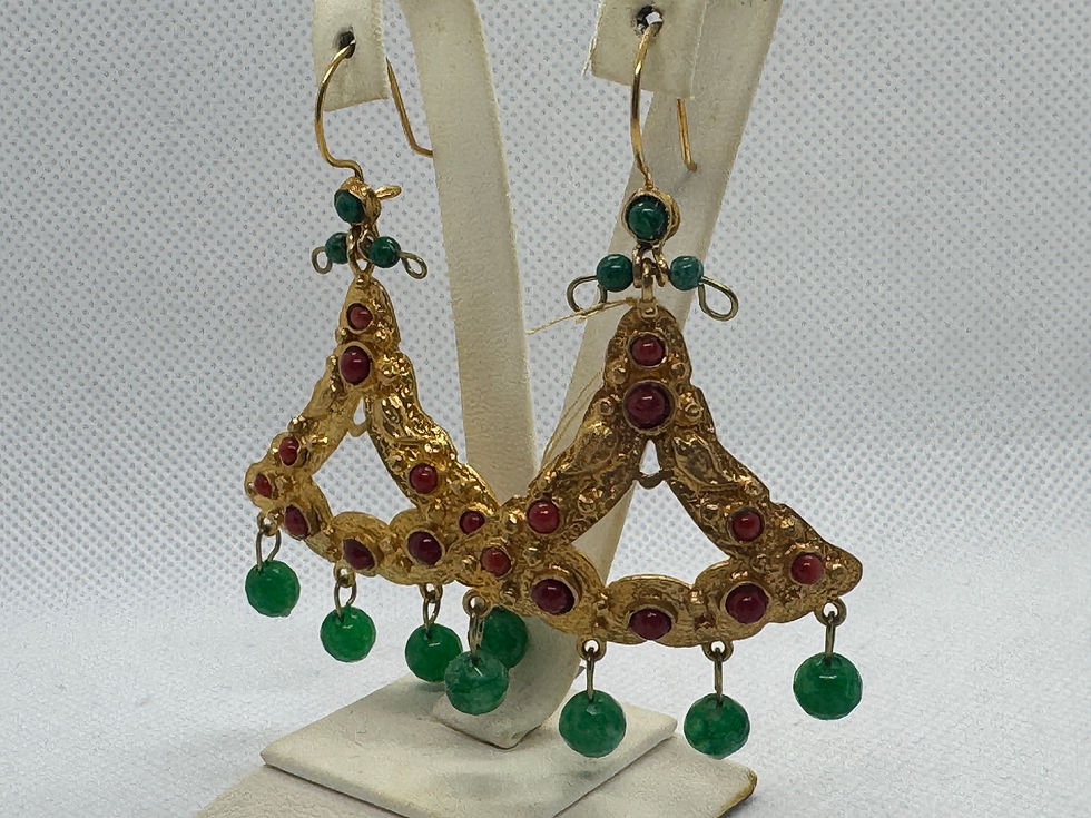 Thumbnail: Coral Root emerald earrings 