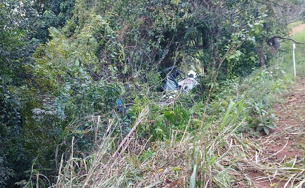 ITAPÚA: Vuelco de camión en Capitán Miranda deja cuatro heridos.