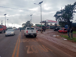 Vecinos se manifiestan sobre la Ruta PY06 y exigen la instalación de una lomada en el Cruce Lopoja