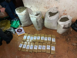 Hallan 56 kilos de presunta marihuana en allanamiento en Cambyretá