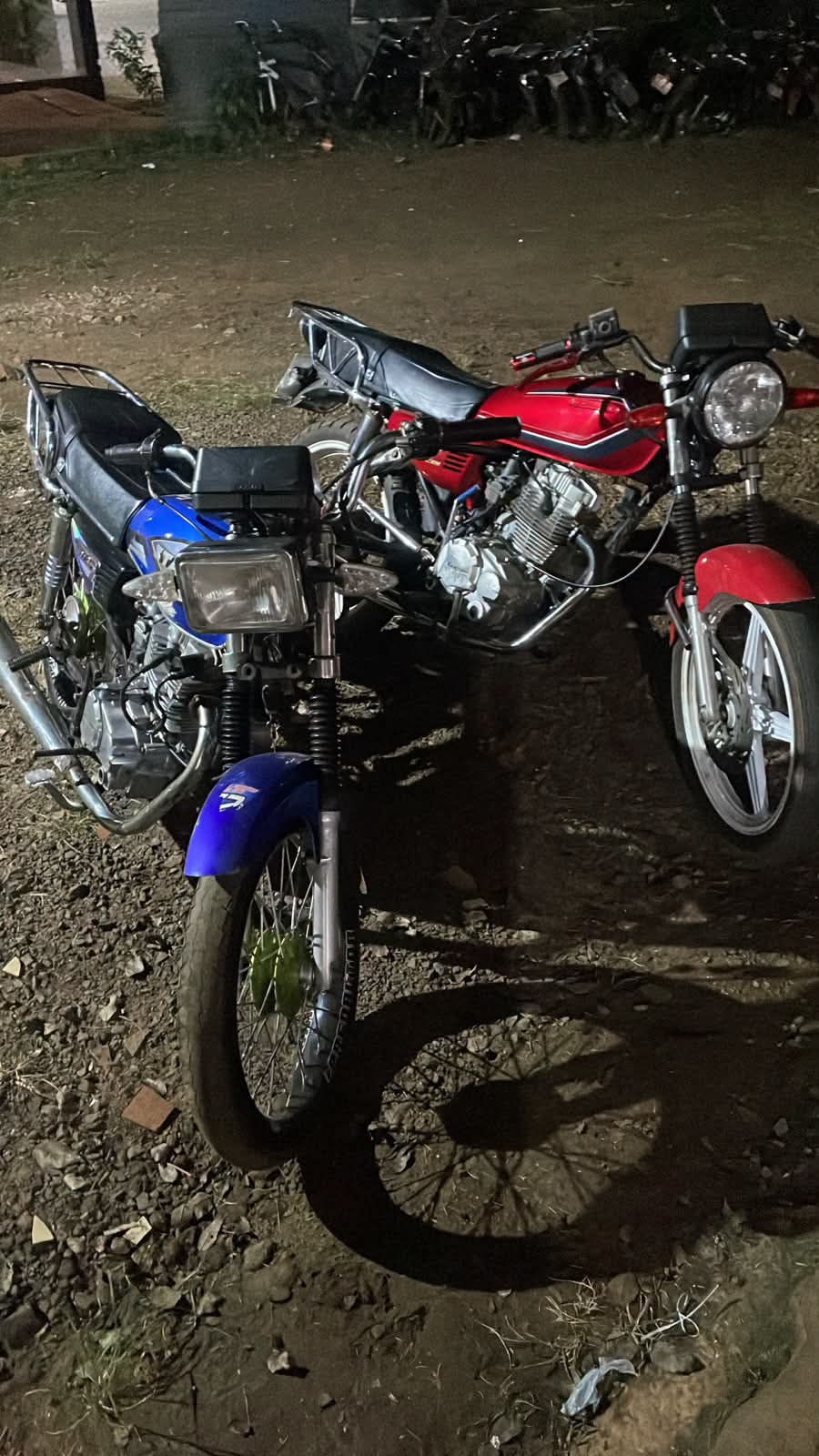 Jóvenes realizaban peligrosos “willys” en San Juan del Paraná: Policía incautó dos motocicletas